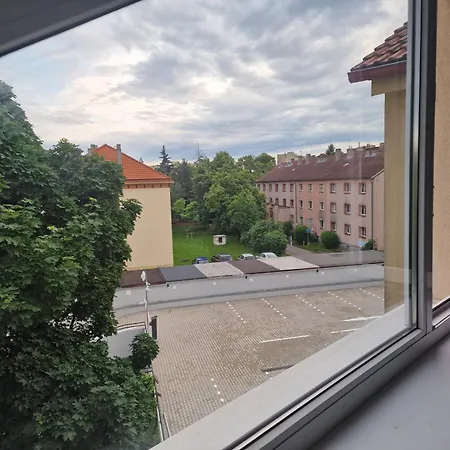 Slunný V Praze Letňanech